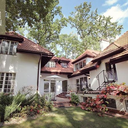 Krzysin Hotel Podkowa Lesna ภายนอก รูปภาพ