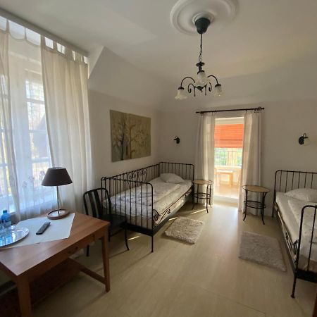 Krzysin Hotel Podkowa Lesna ภายนอก รูปภาพ