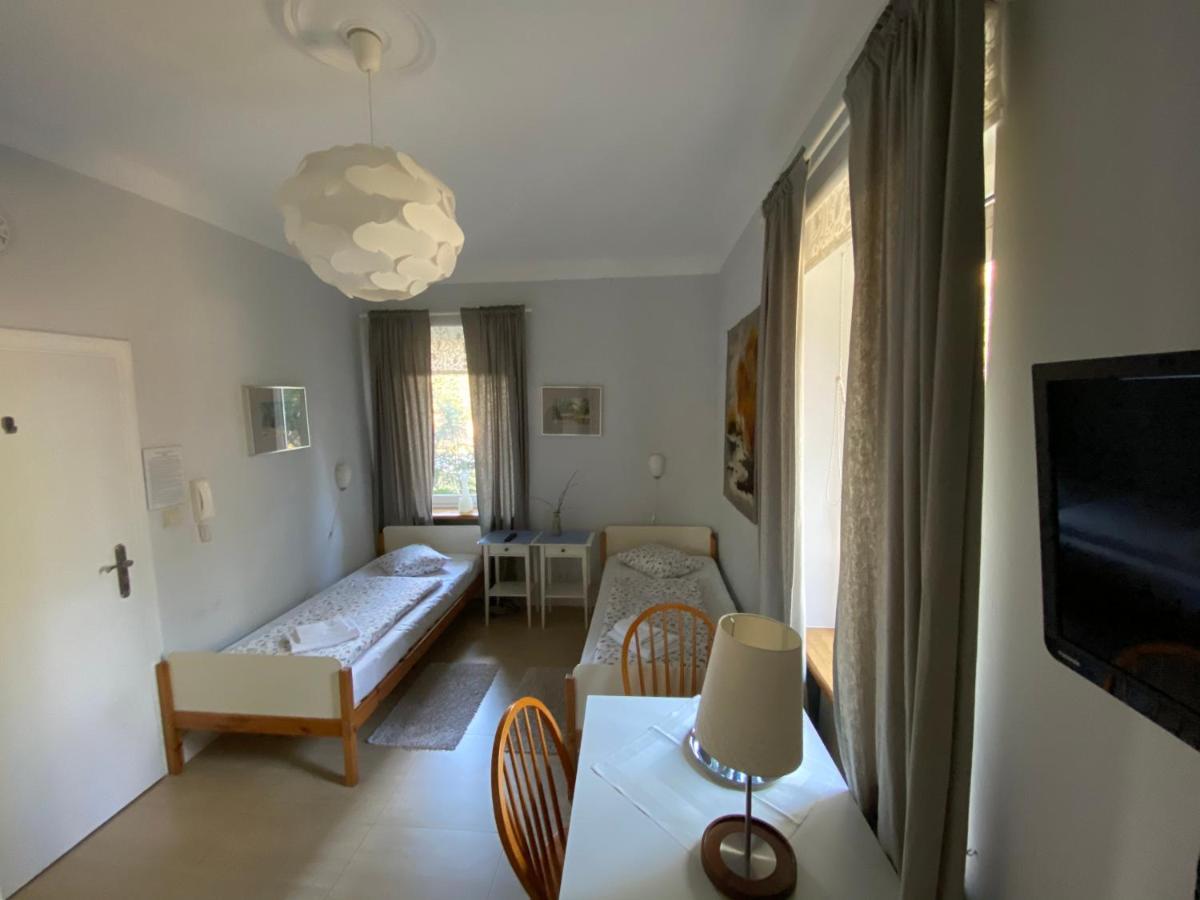 Krzysin Hotel Podkowa Lesna ภายนอก รูปภาพ