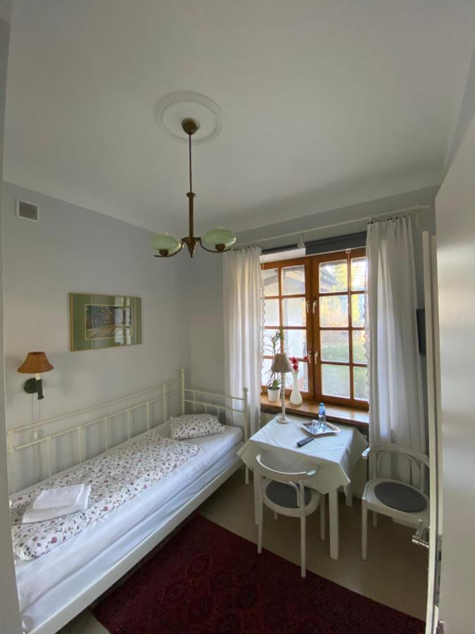 Krzysin Hotel Podkowa Lesna ภายนอก รูปภาพ